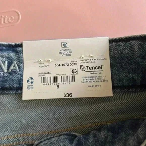 Women’s Arizona Jean shorts - Picture 3 of 3